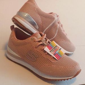 Skechers air-cooled memory foam, light mauve, light glitter woven, size 7.5